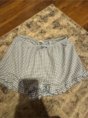 Gingham ruffle shorts
